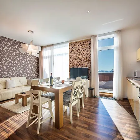 Daire Family 32, House Oliver Štrbské Pleso