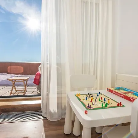 Family 32, House Oliver